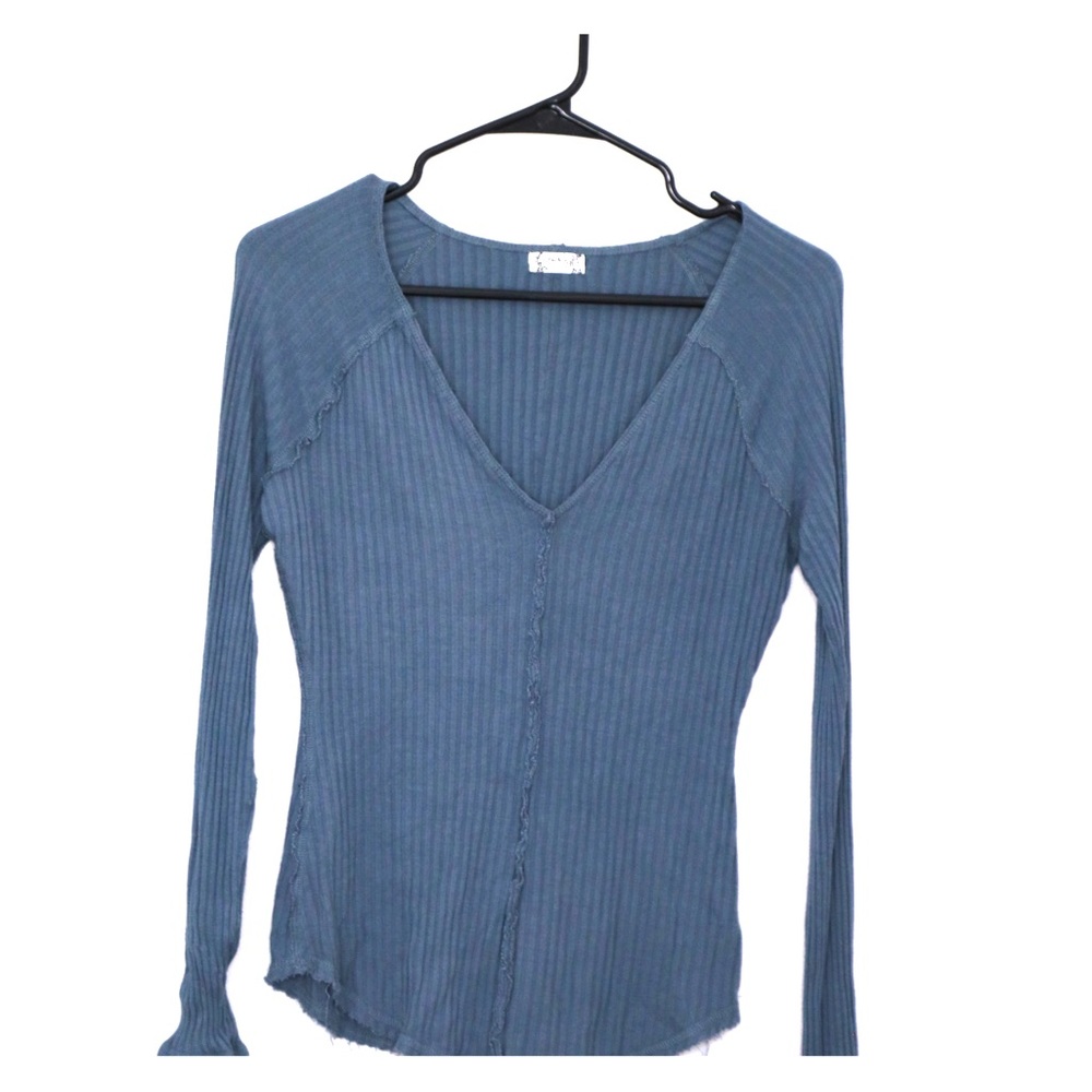 Long sleeve v neck rubbed top